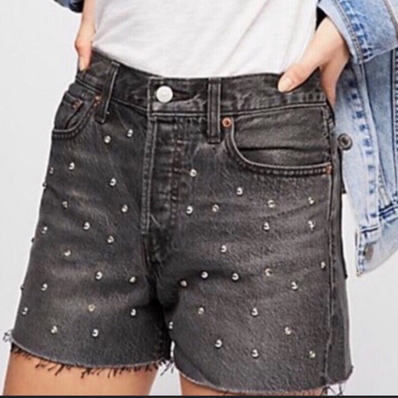 Levi's Pants - Levi’s Studded Wedgie Short Black Denim size 29